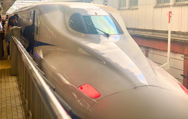 東海道新幹線の何分前から乗れる？始発「東京駅」ホームで指定席・自由席を検証　10分前が目安
