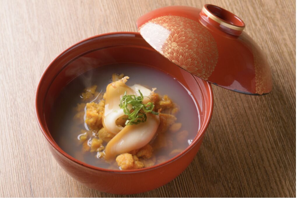 いちご煮
「日帰りのキュンパス極上旅」シリーズの青森モデルコース編。元鉄道員が穴場の指定席を取る裏ワザも伝授。