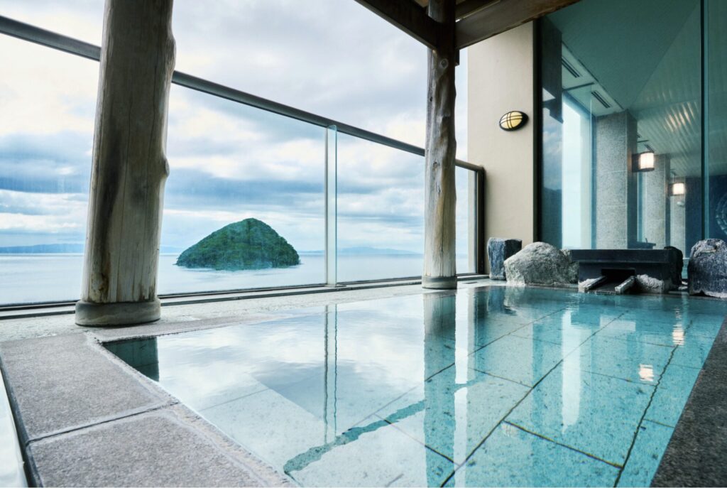 浅虫温泉
「日帰りのキュンパス極上旅」シリーズの青森モデルコース編。元鉄道員が穴場の指定席を取る裏ワザも伝授。